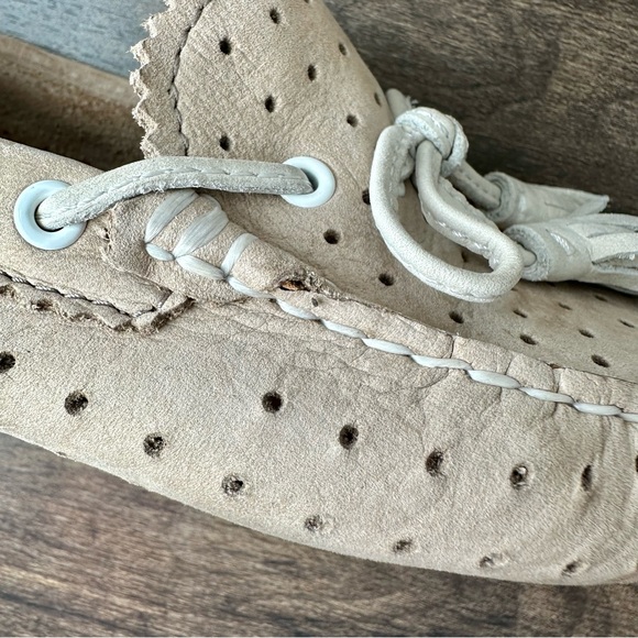 Coach Beige Nadia Moccasins - Leather Driving Shoes with Tassels - Size: 7.5 - Picture 12 of 13